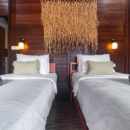 Mad Monkey Nusa Lembongan Экстерьер фото