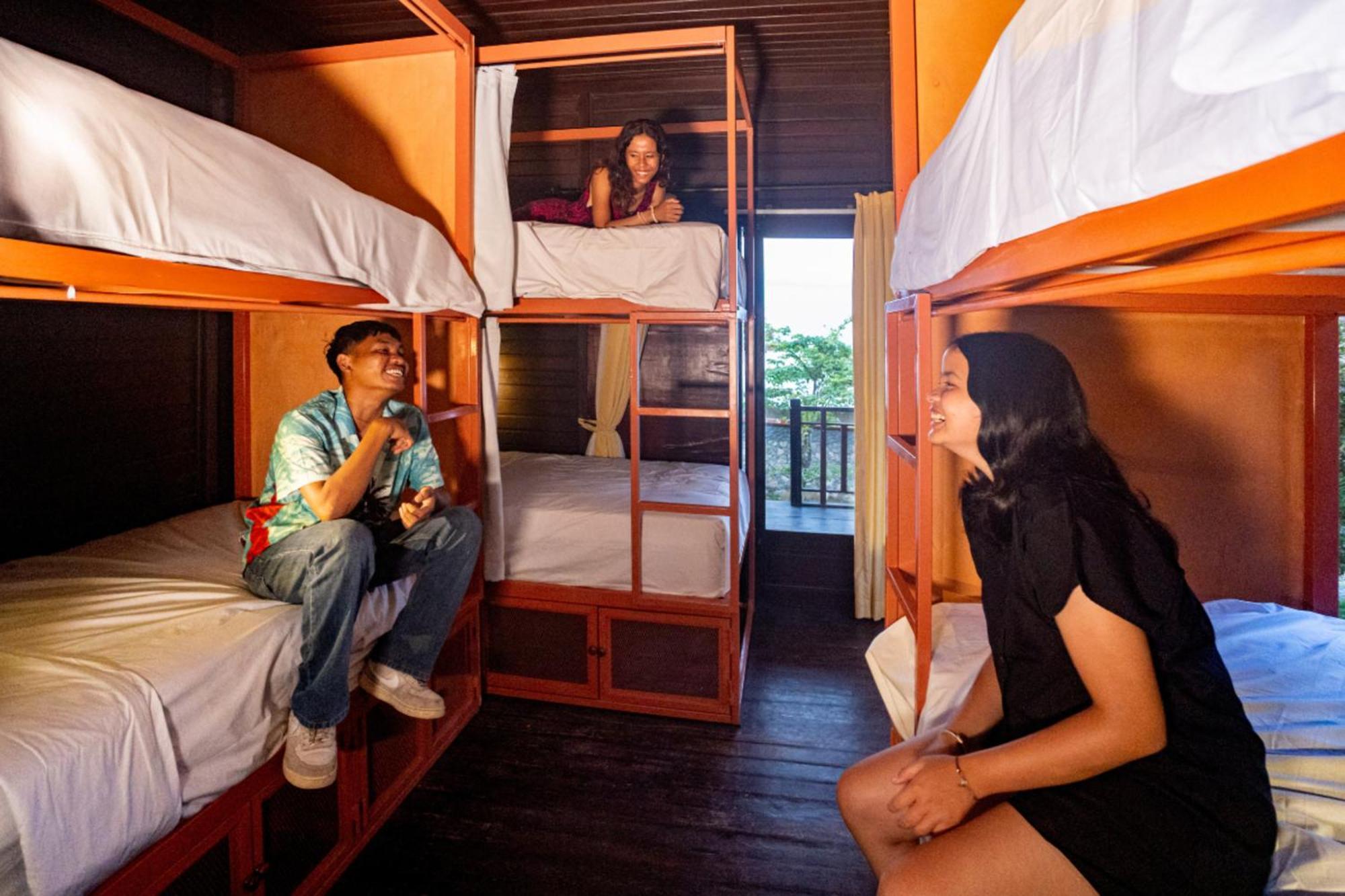Mad Monkey Nusa Lembongan Экстерьер фото