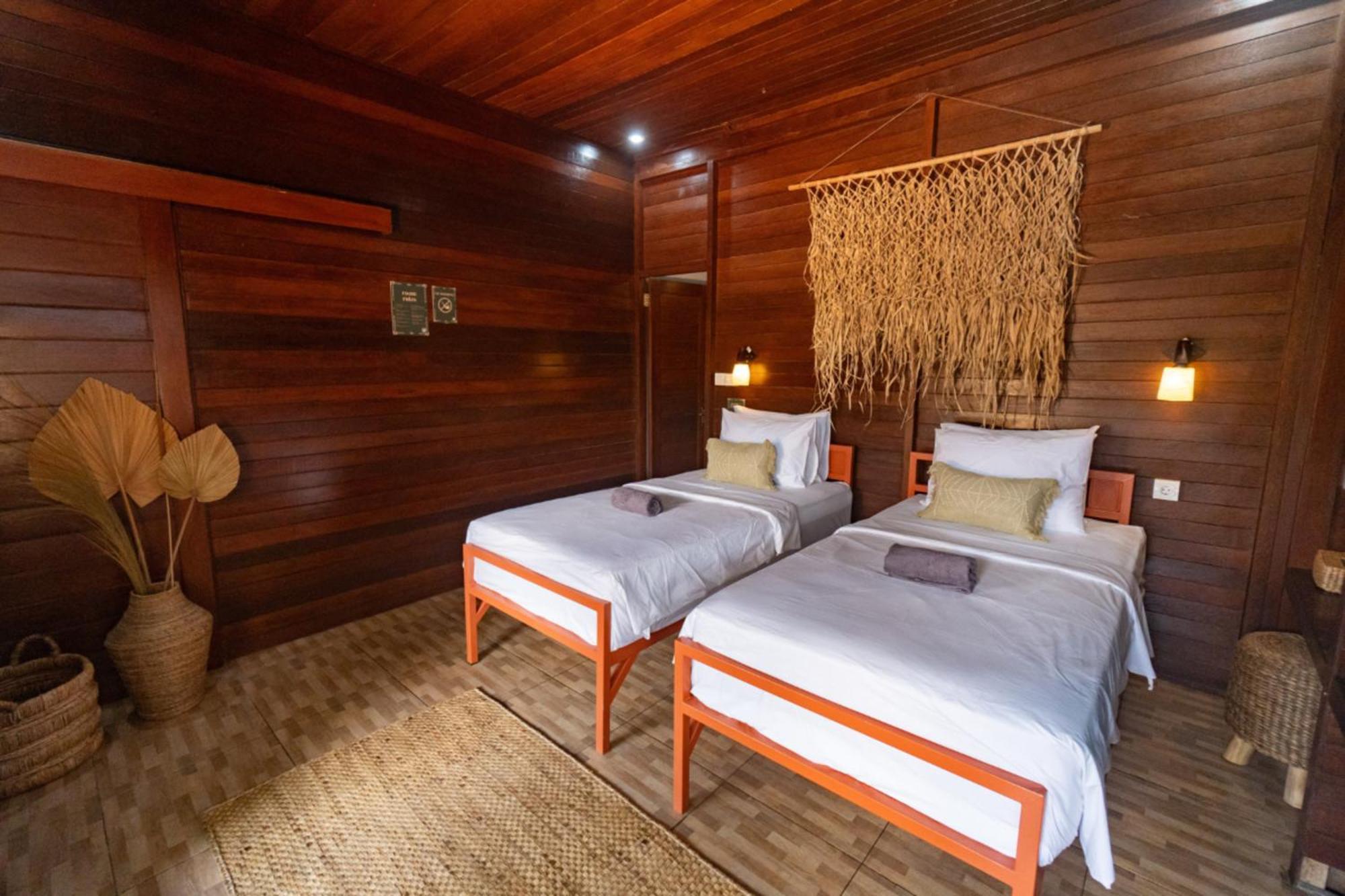 Mad Monkey Nusa Lembongan Экстерьер фото