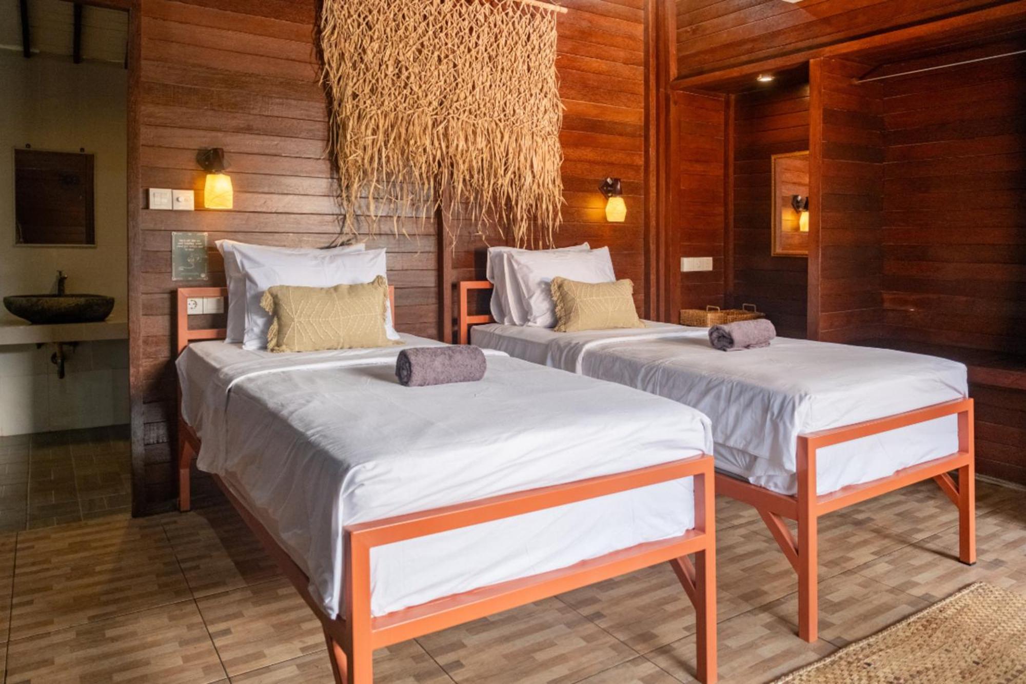 Mad Monkey Nusa Lembongan Экстерьер фото