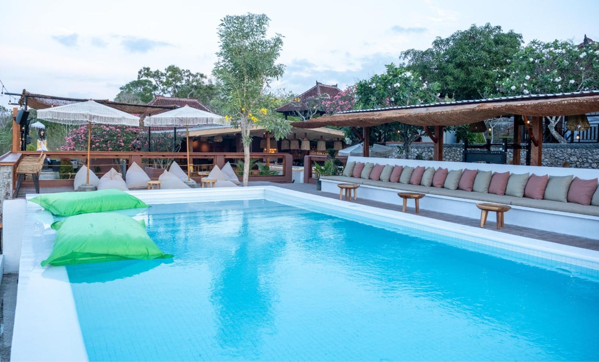 Mad Monkey Nusa Lembongan Экстерьер фото